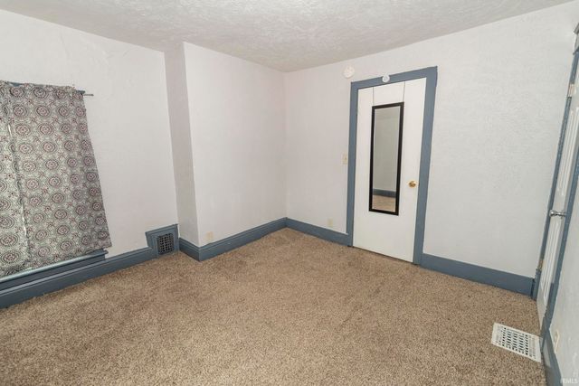 224 2nd N. St, Elkhart, IN 46516