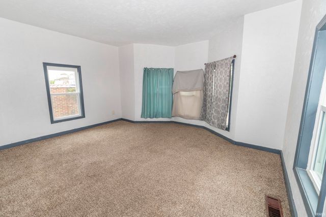 224 2nd N. St, Elkhart, IN 46516
