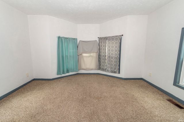 224 2nd N. St, Elkhart, IN 46516