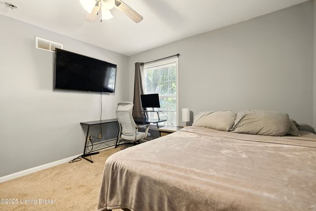 225 Crescent Hill Pl APT 105, Louisville, KY 40206