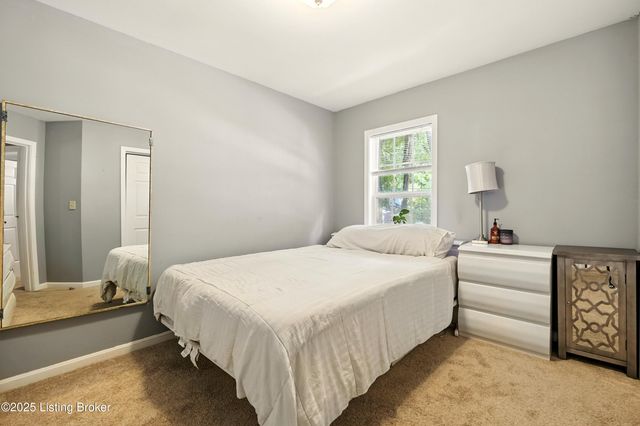 225 Crescent Hill Pl APT 105, Louisville, KY 40206