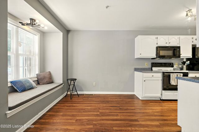 225 Crescent Hill Pl APT 105, Louisville, KY 40206