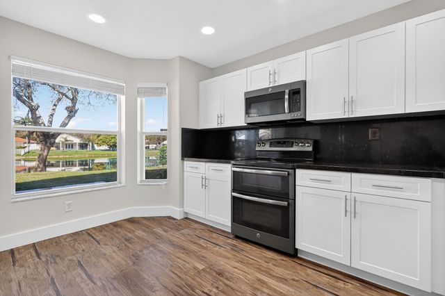 2450 NW 186th Avenue, Pembroke Pines, FL 33029