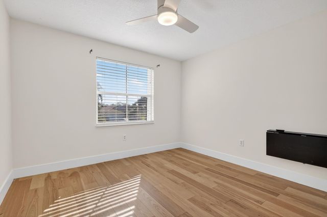 2450 NW 186th Avenue, Pembroke Pines, FL 33029