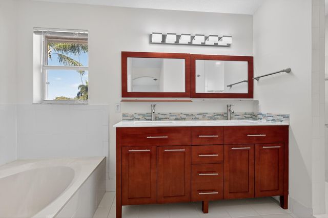 2450 NW 186th Avenue, Pembroke Pines, FL 33029