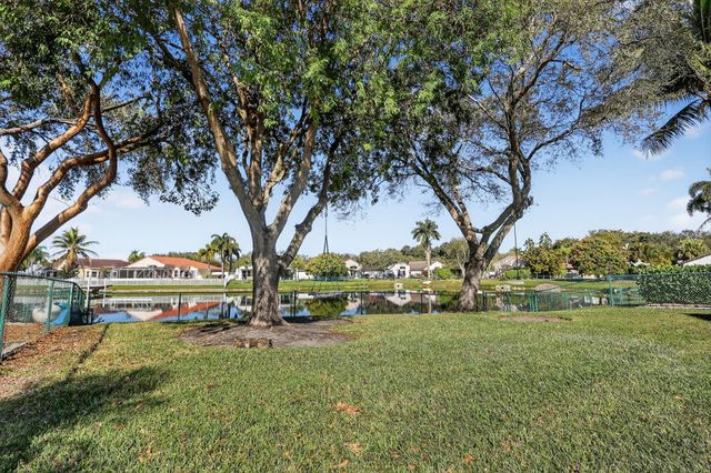 2450 NW 186th Avenue, Pembroke Pines, FL 33029