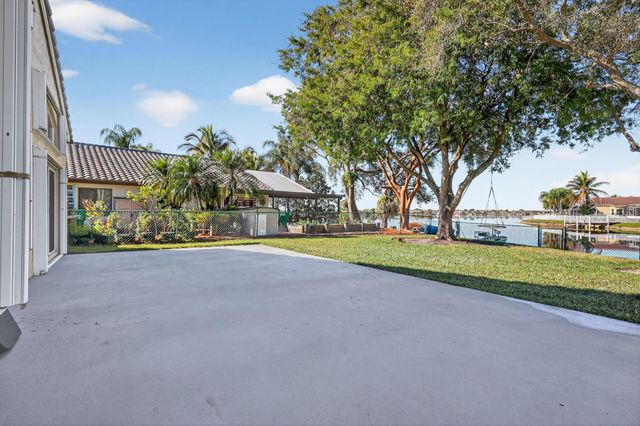 2450 NW 186th Avenue, Pembroke Pines, FL 33029