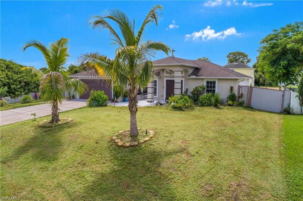 3907 27th ST SW, LEHIGH ACRES, FL 33976 — photo 2