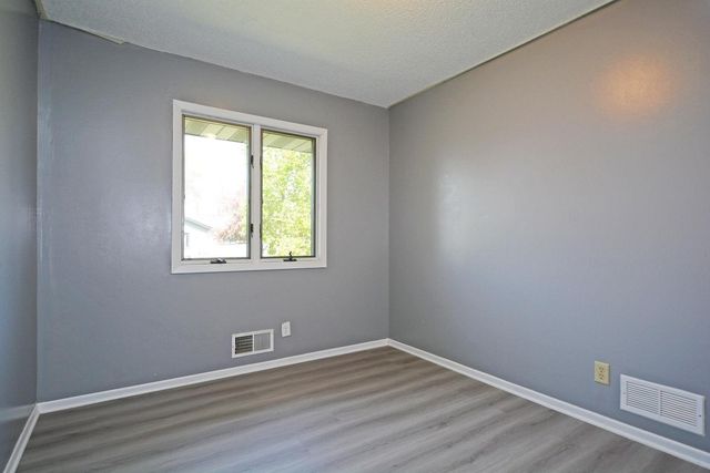 7500 Janell Avenue N, Brooklyn Park, MN 55428