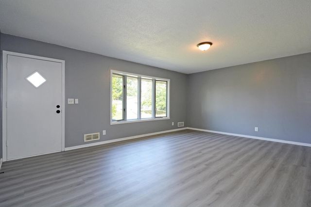 7500 Janell Avenue N, Brooklyn Park, MN 55428