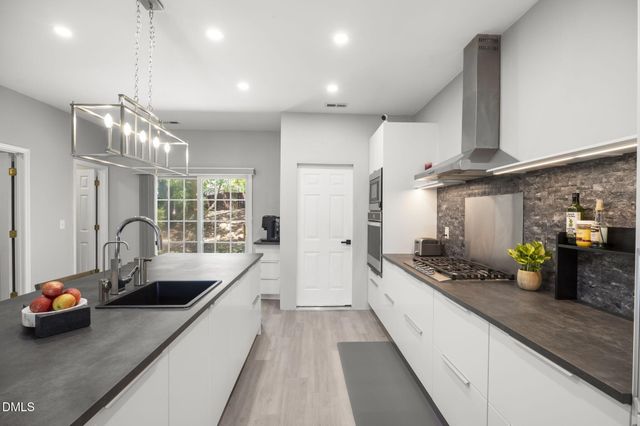 1005 Dual Parks Road, Apex, NC 27502