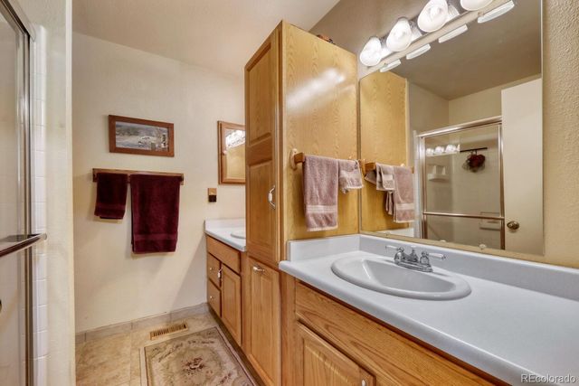 15681 E Jefferson Avenue, Aurora, CO 80013