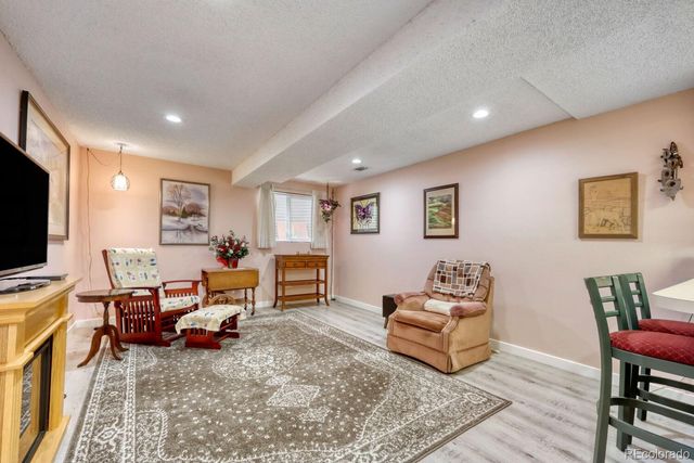 15681 E Jefferson Avenue, Aurora, CO 80013