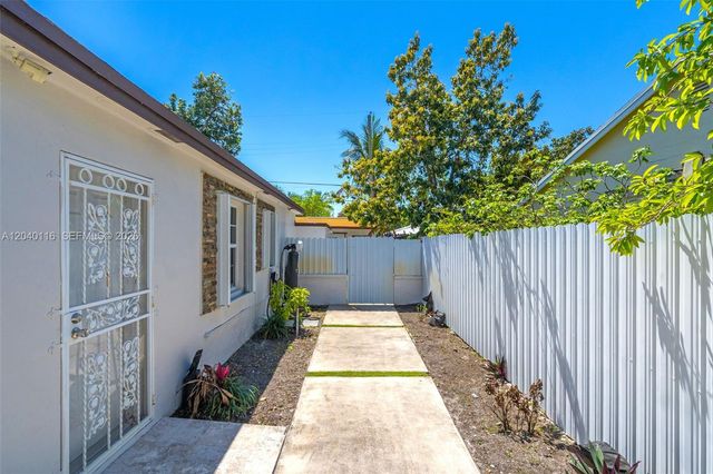 302 NW 100th Street, Miami, FL 33150