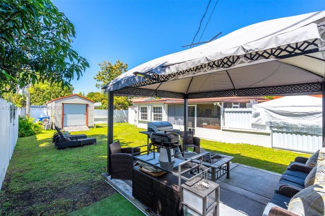 302 NW 100th Street, Miami, FL 33150