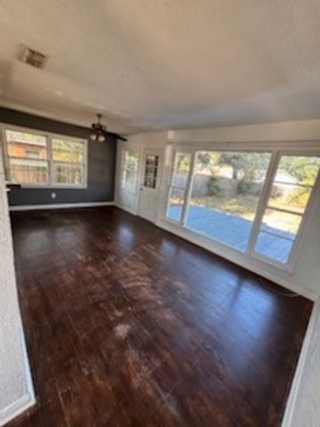 1805 Bowie Drive, Corsicana, TX 75110