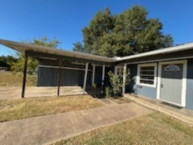 1805 Bowie Drive, Corsicana, TX 75110