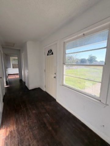 1805 Bowie Drive, Corsicana, TX 75110