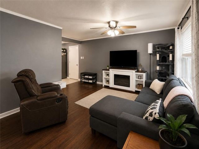 3904 NE 52nd Terrace, Kansas City, MO 64119