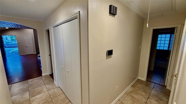 98 E Mistybreeze Circle, Spring, TX 77381