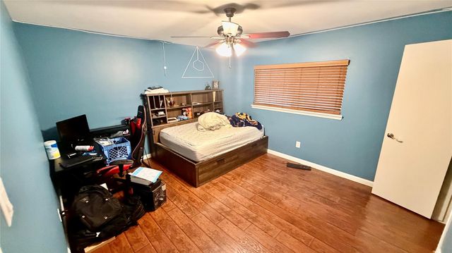 98 E Mistybreeze Circle, Spring, TX 77381