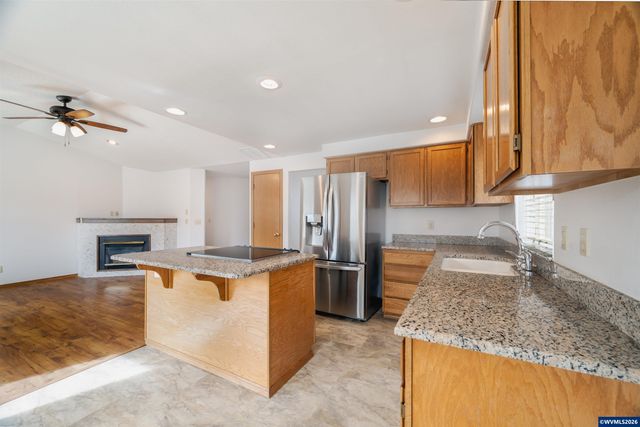 5847 Cobalt Lp SE, Salem, OR 97306