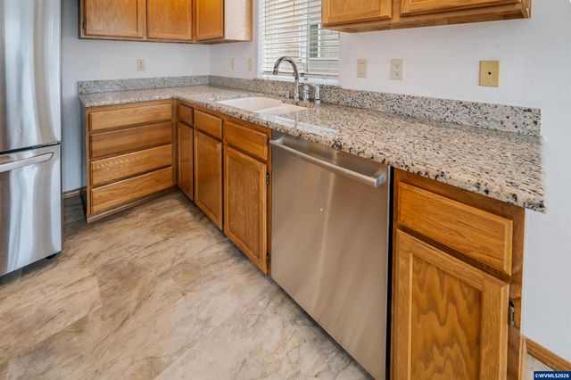 5847 Cobalt Lp SE, Salem, OR 97306