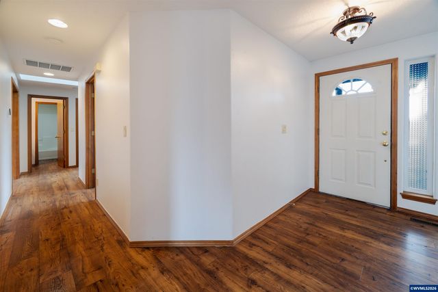 5847 Cobalt Lp SE, Salem, OR 97306