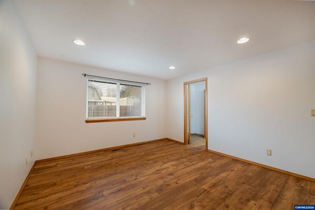 5847 Cobalt Lp SE, Salem, OR 97306