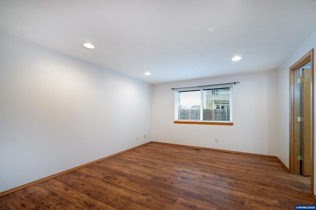 5847 Cobalt Lp SE, Salem, OR 97306