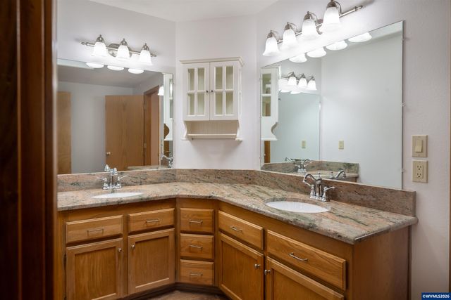 5847 Cobalt Lp SE, Salem, OR 97306