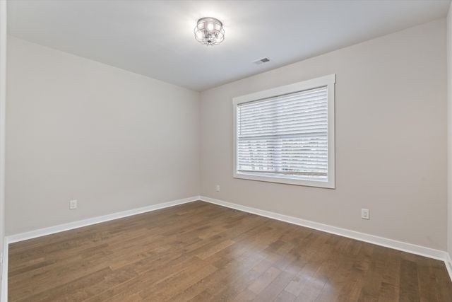 575 Green Ln, Whites Creek, TN 37189
