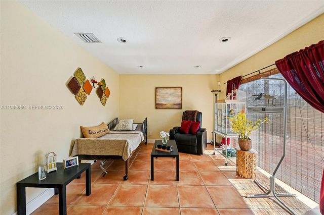 10365 SW 11th Terrace 49B, Miami, FL 33174