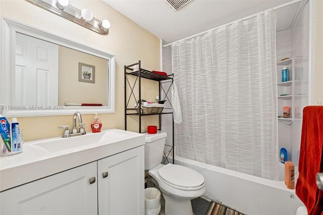 10365 SW 11th Terrace 49B, Miami, FL 33174