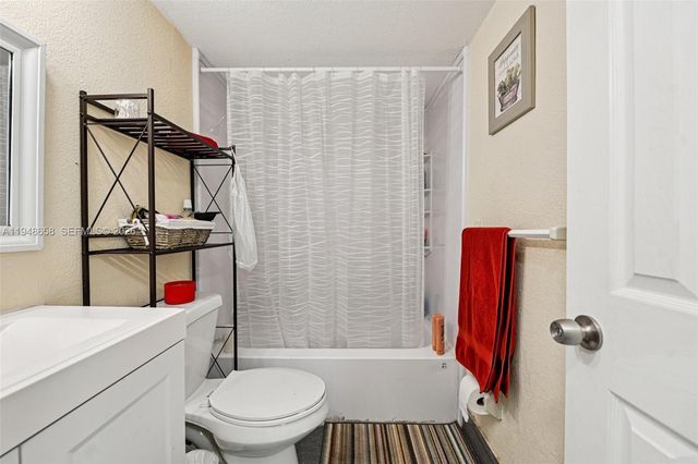 10365 SW 11th Terrace 49B, Miami, FL 33174