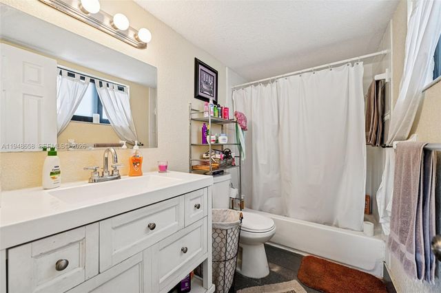 10365 SW 11th Terrace 49B, Miami, FL 33174