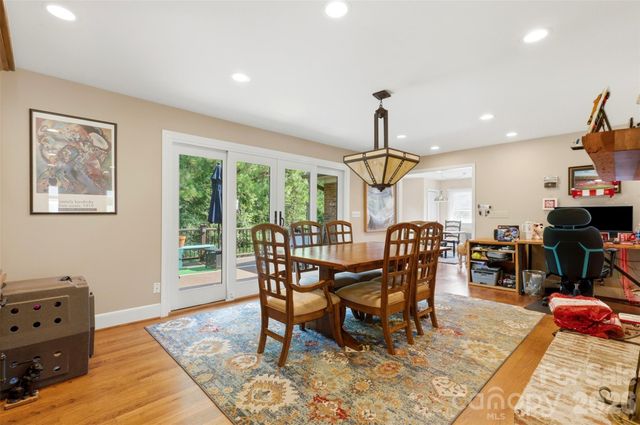 2620 Lynbridge Drive, Charlotte, NC 28226