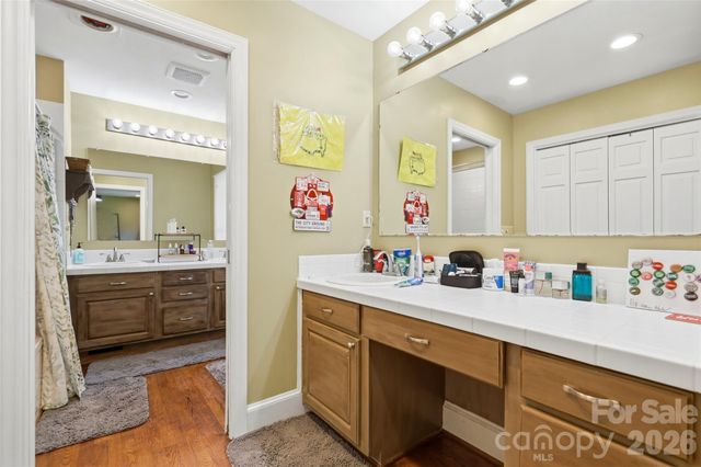 2620 Lynbridge Drive, Charlotte, NC 28226
