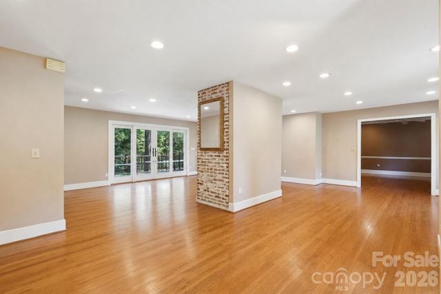 2620 Lynbridge Drive, Charlotte, NC 28226
