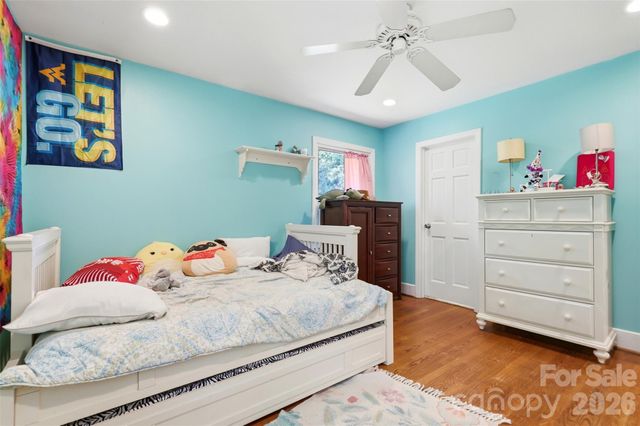 2620 Lynbridge Drive, Charlotte, NC 28226