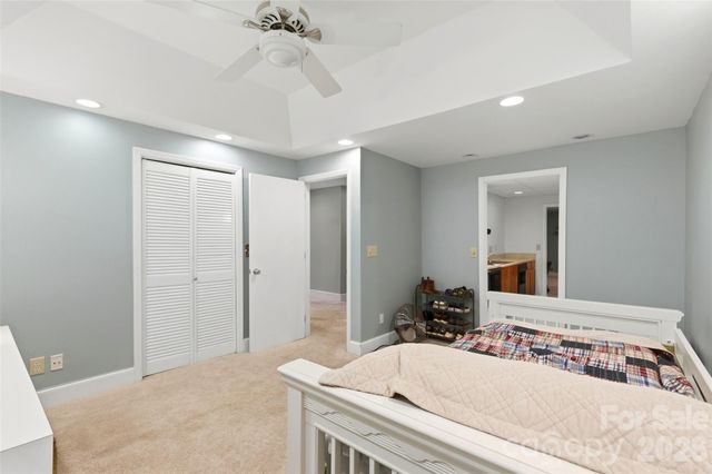 2620 Lynbridge Drive, Charlotte, NC 28226