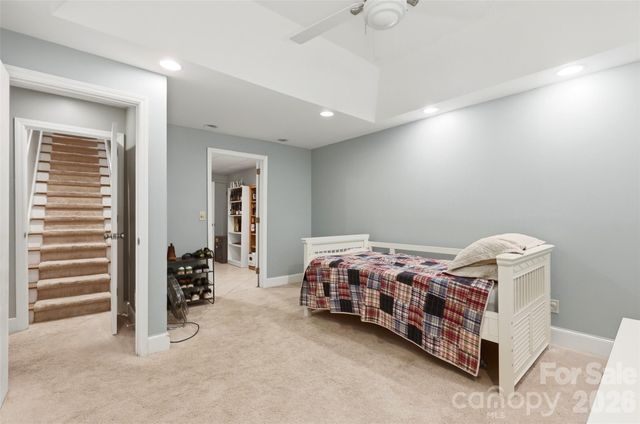2620 Lynbridge Drive, Charlotte, NC 28226