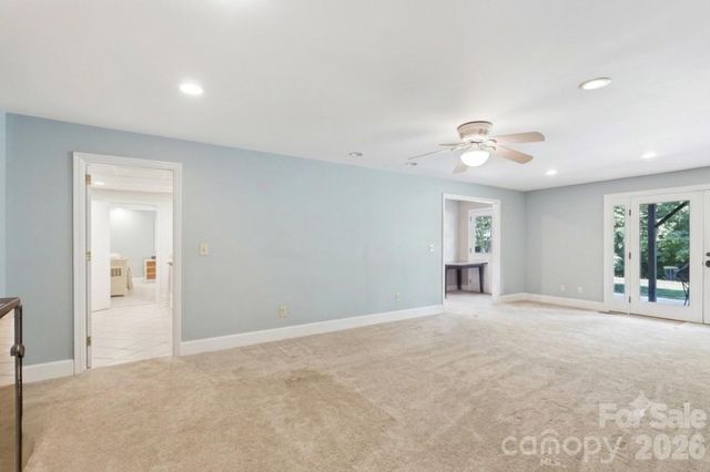 2620 Lynbridge Drive, Charlotte, NC 28226