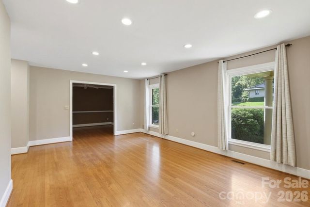 2620 Lynbridge Drive, Charlotte, NC 28226