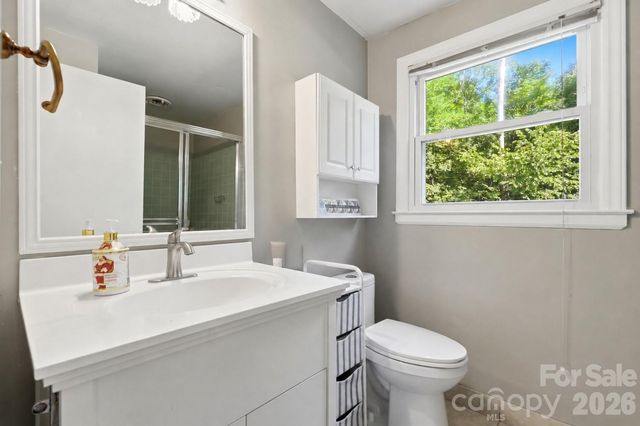 2620 Lynbridge Drive, Charlotte, NC 28226