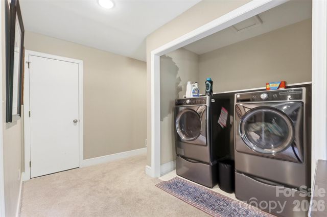 2620 Lynbridge Drive, Charlotte, NC 28226