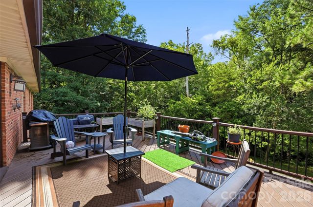 2620 Lynbridge Drive, Charlotte, NC 28226