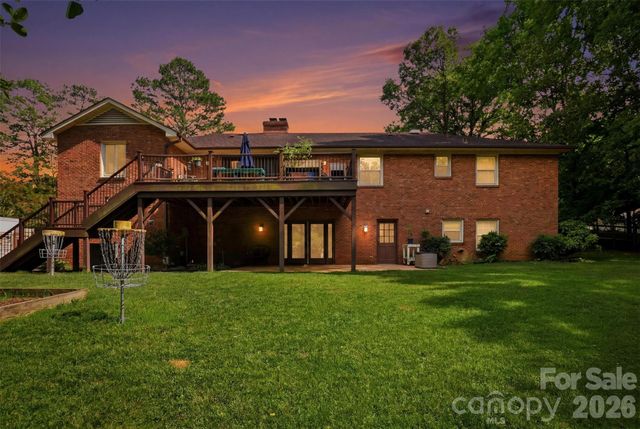 2620 Lynbridge Drive, Charlotte, NC 28226