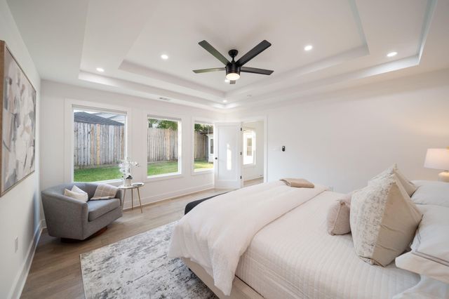 2501 Briarhurst Drive, Houston, TX 77057