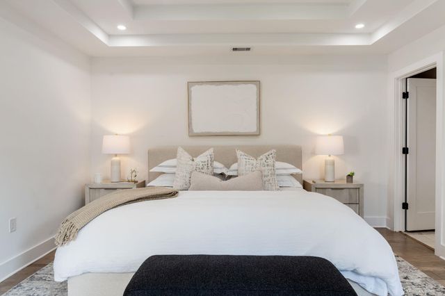 2501 Briarhurst Drive, Houston, TX 77057